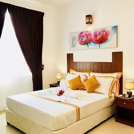 Ceylon Pearlwing Resort Negombo Exteriör bild